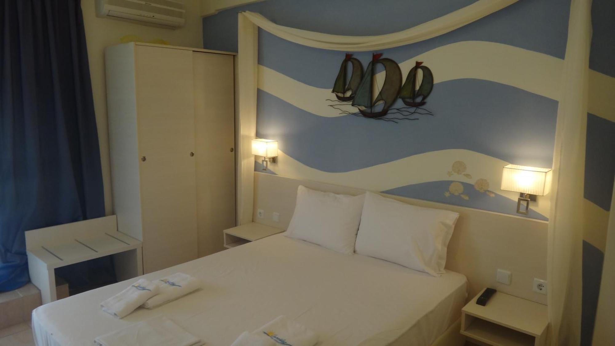 Leonidas Apartments And Suites Mola Kaliva Exterior foto
