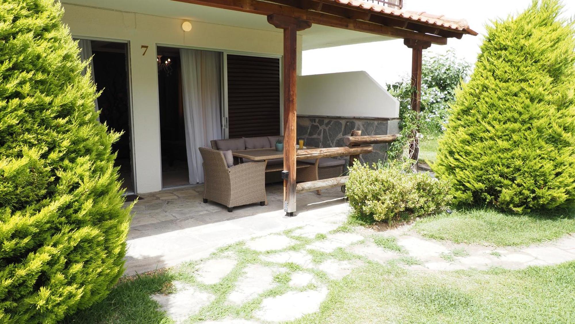 Leonidas Apartments And Suites Mola Kaliva Exterior foto