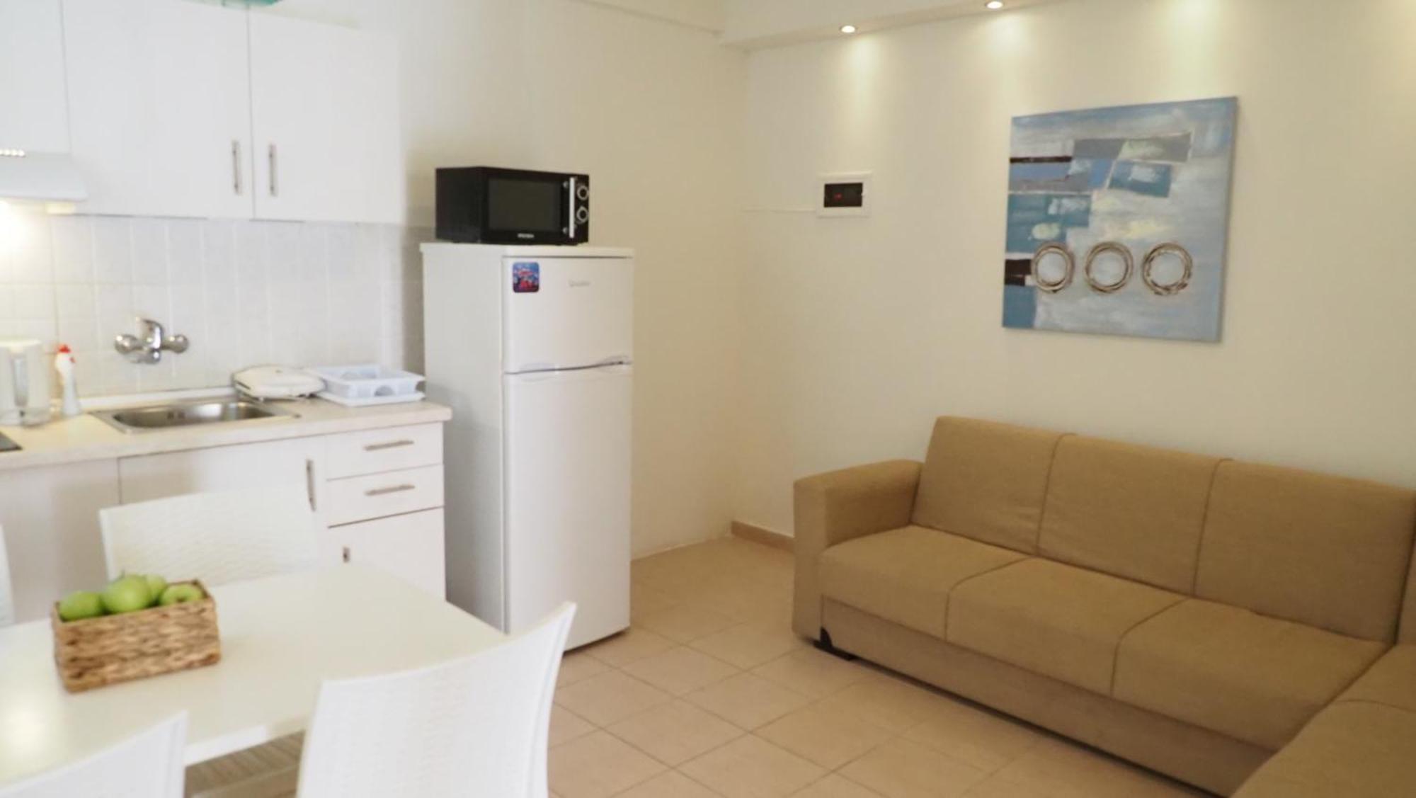 Leonidas Apartments And Suites Mola Kaliva Exterior foto