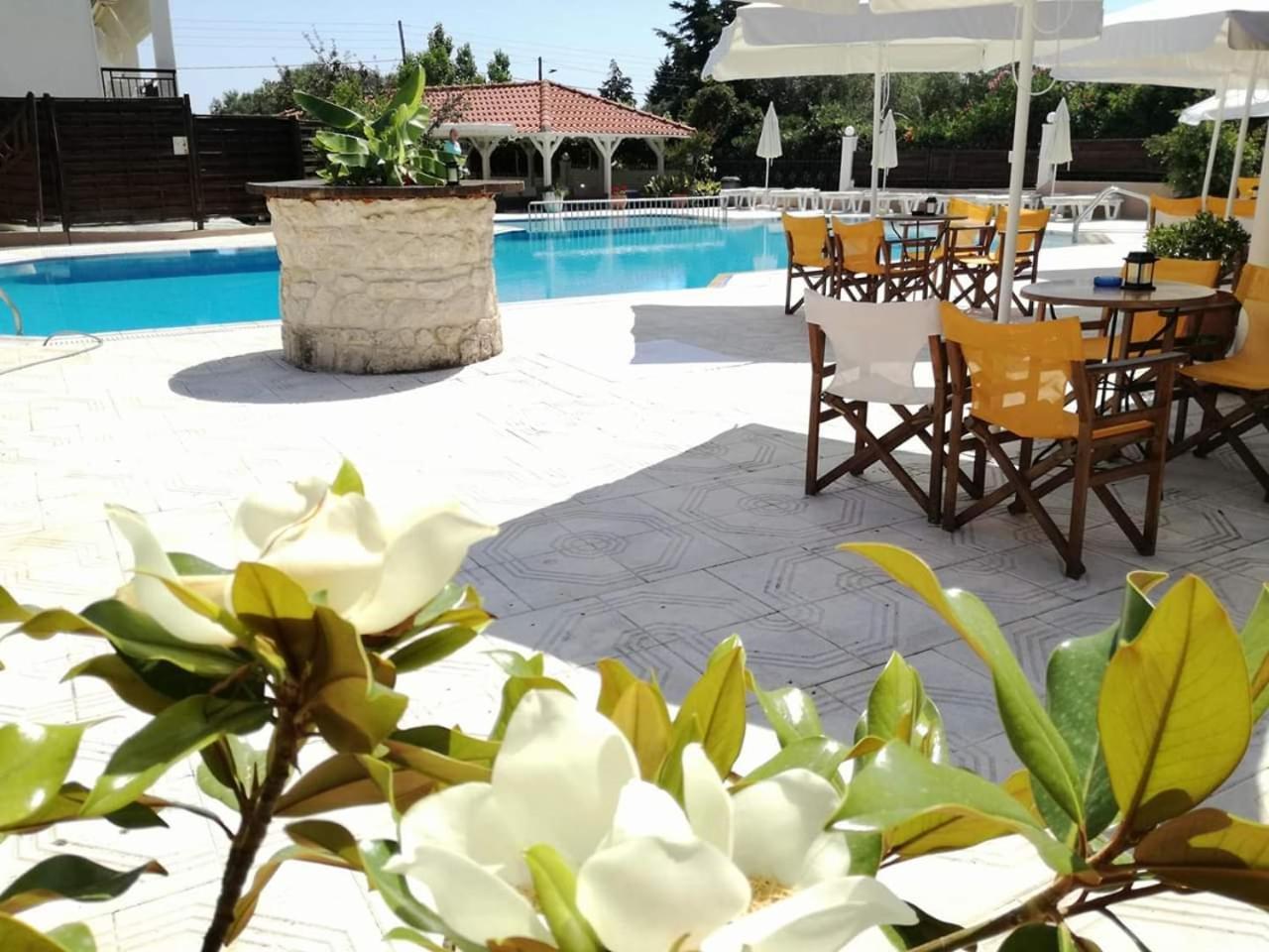 Leonidas Apartments And Suites Mola Kaliva Exterior foto