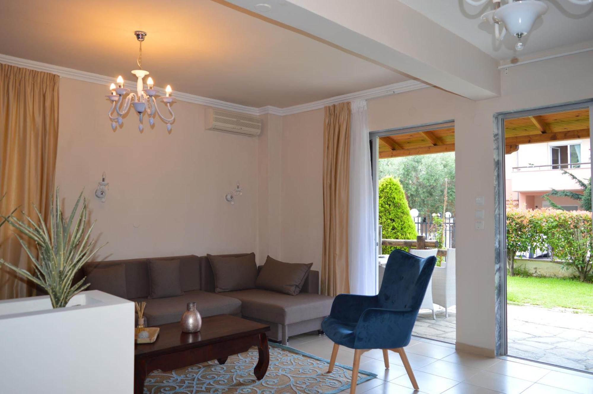 Leonidas Apartments And Suites Mola Kaliva Exterior foto