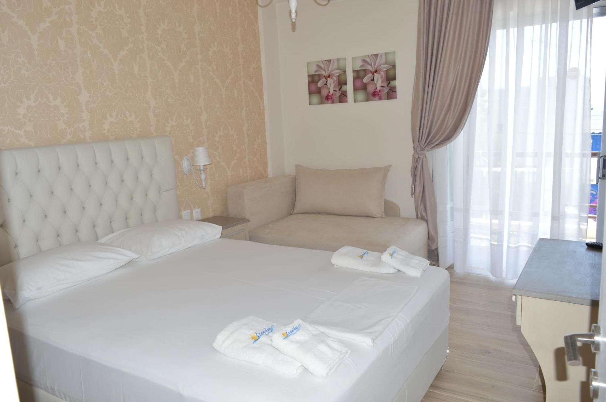 Leonidas Apartments And Suites Mola Kaliva Exterior foto